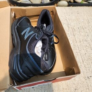 New Balance 9 1/2 D wide black leather walking shoes